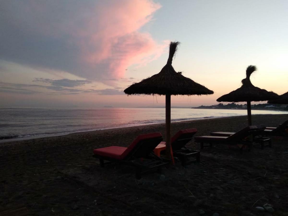 Casa Cachita 2-Confortable Estudio A Pie De Playa Эстепона Экстерьер фото
